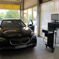 BMW in der Autowerkstatt